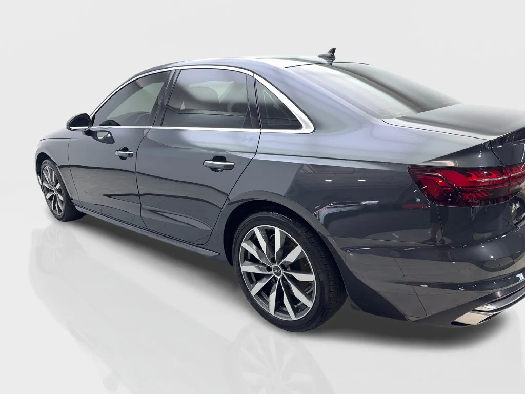 Audi A4 photo 16