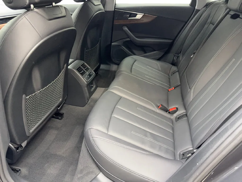 Audi A4 photo 36