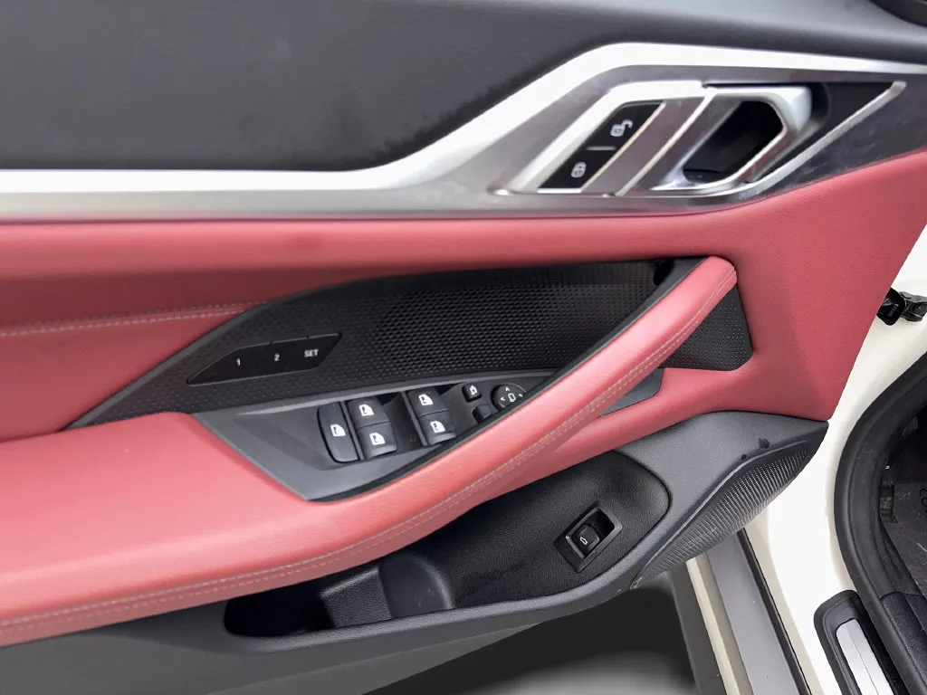 BMW i4 photo 34