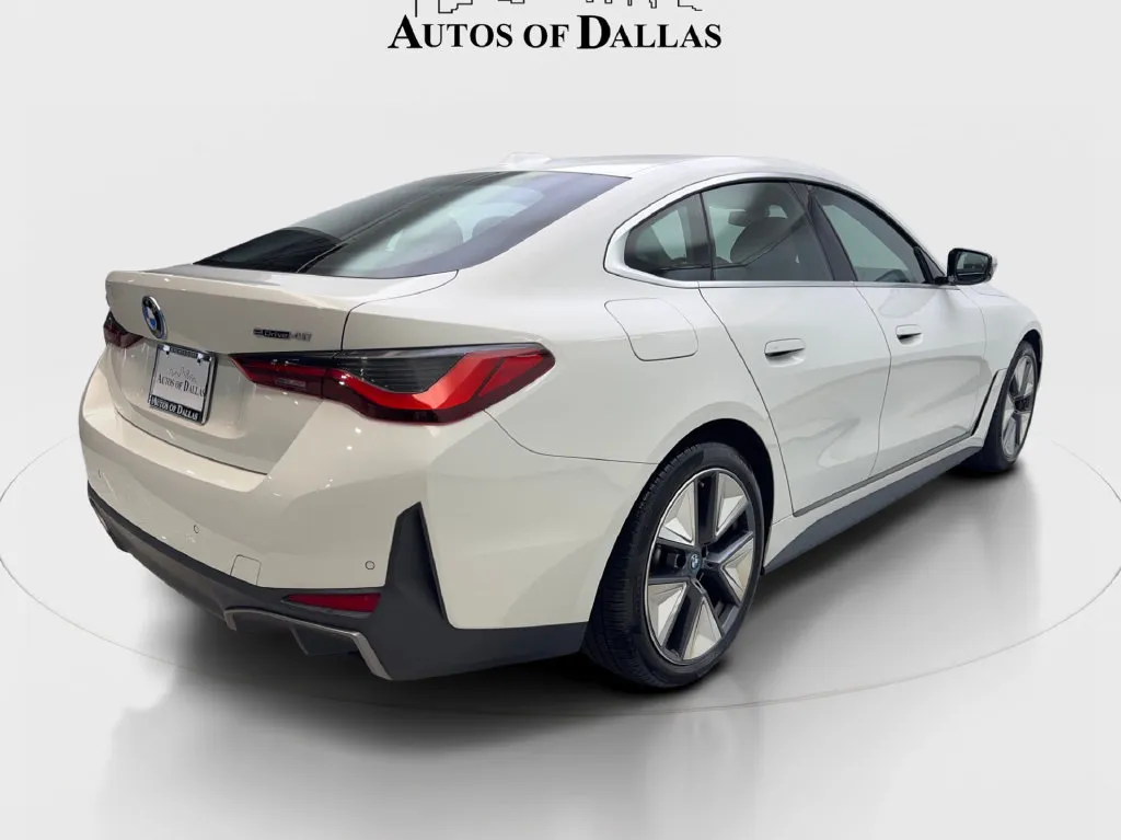 BMW i4 photo 7