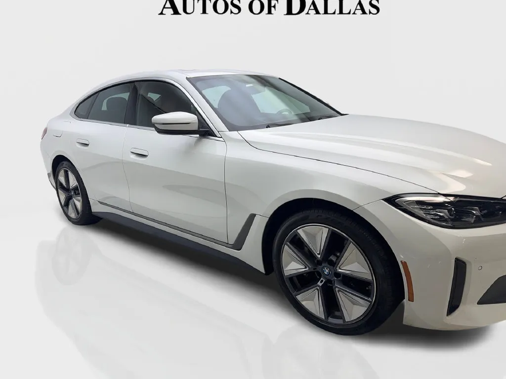 BMW i4 photo 14