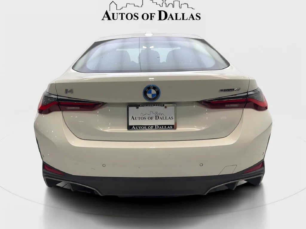 BMW i4 photo 8