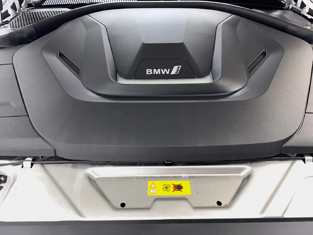 BMW i4 photo 78