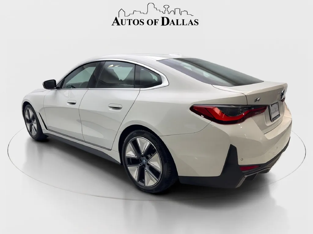 BMW i4 photo 10