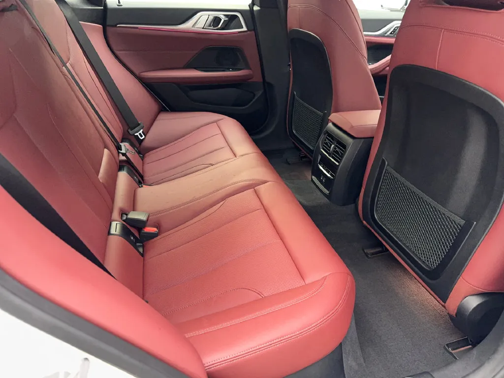 BMW i4 photo 41