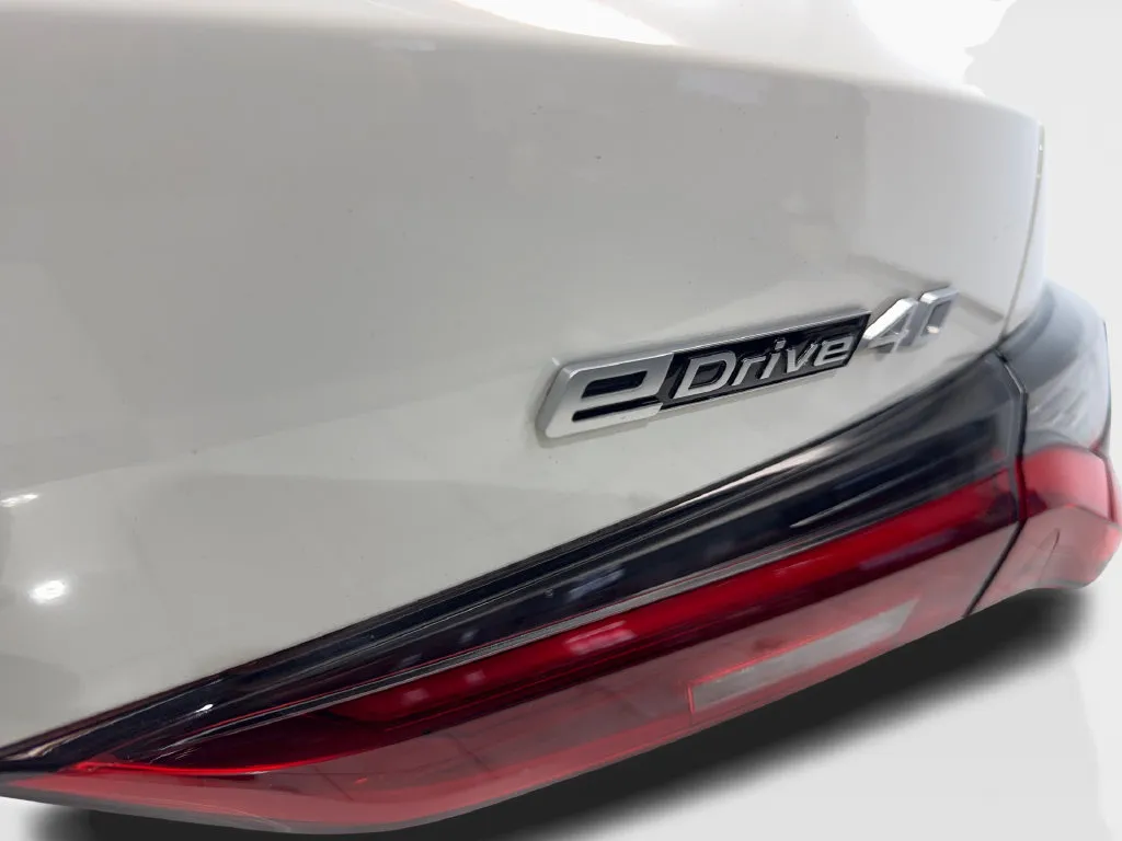 BMW i4 photo 26