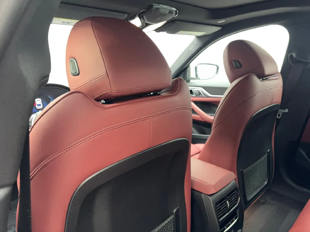 BMW i4 photo 37