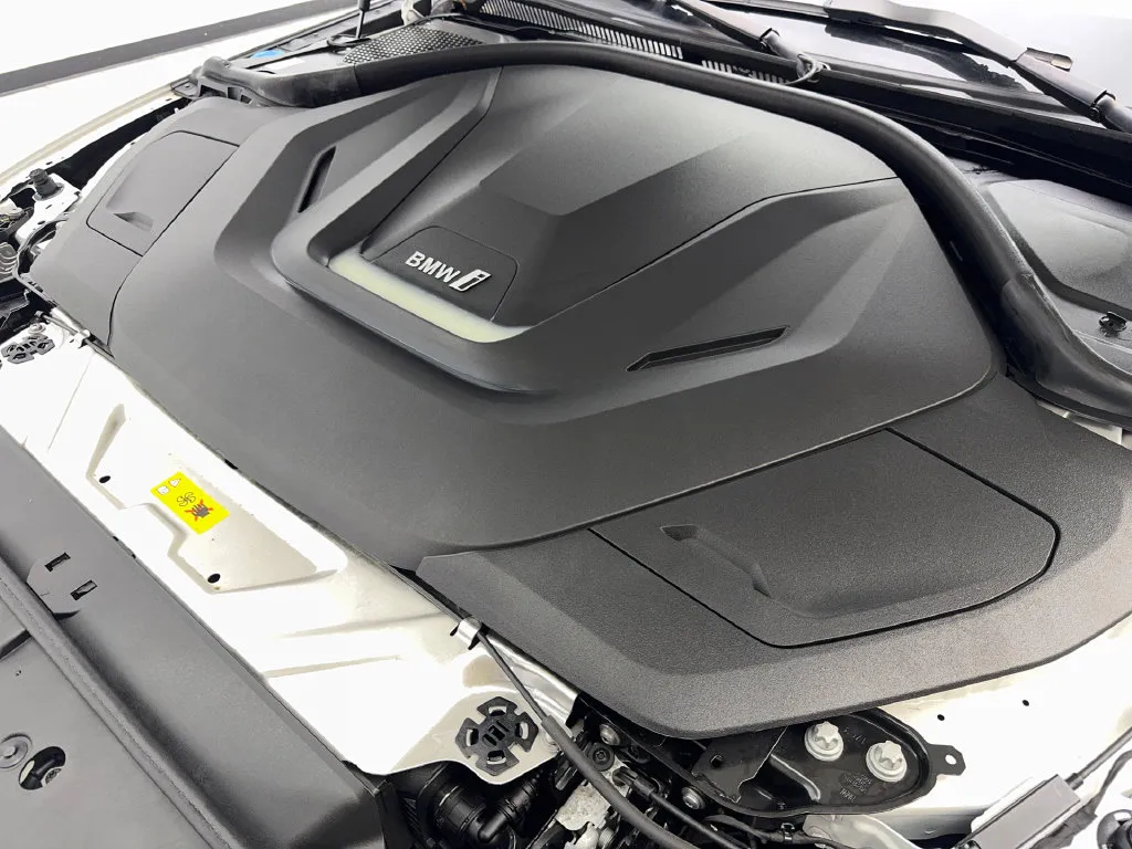 BMW i4 photo 77