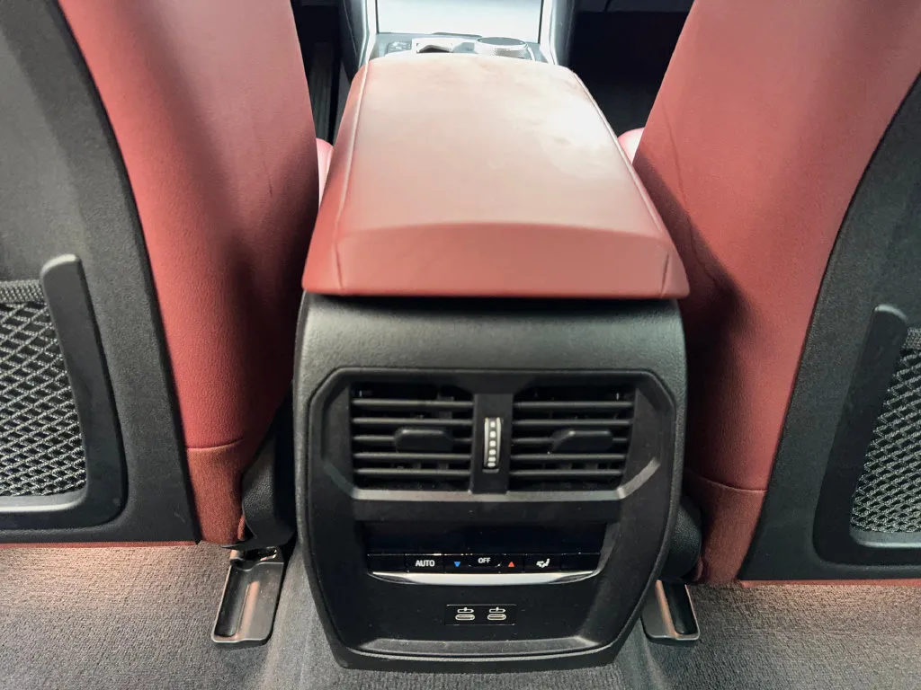 BMW i4 photo 73