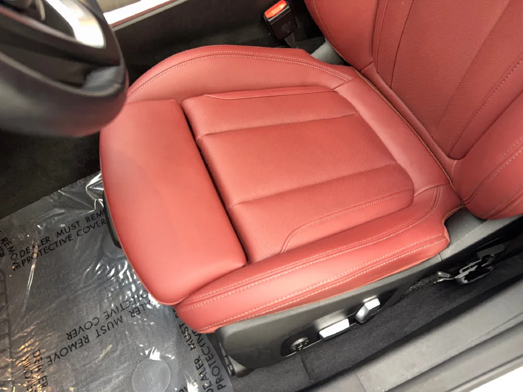 BMW i4 photo 30