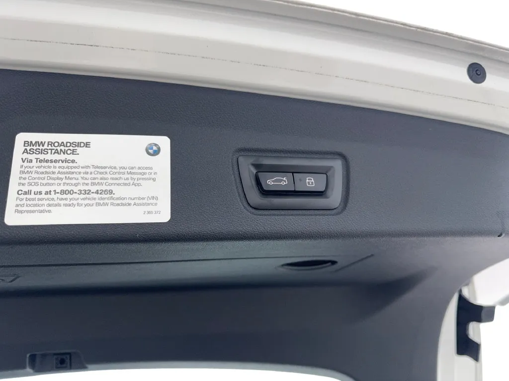 BMW i4 photo 85
