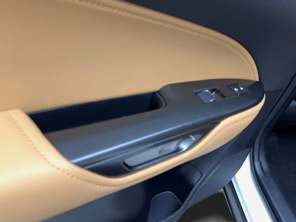 Lexus NX photo 40