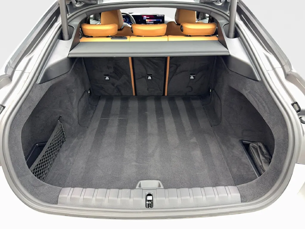 BMW i4 photo 76
