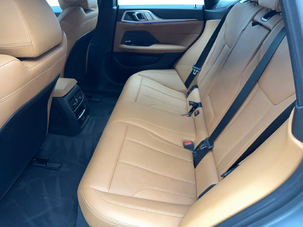 BMW i4 photo 35