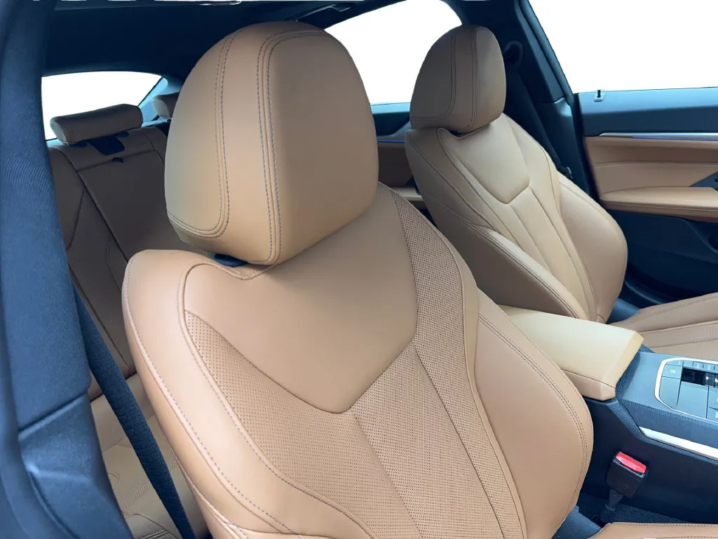 BMW i4 photo 47
