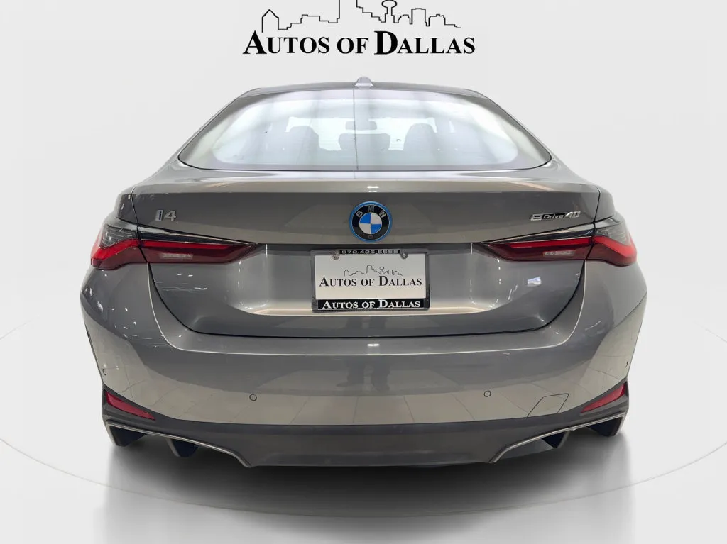 BMW i4 photo 8