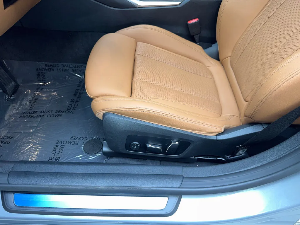 BMW i4 photo 28