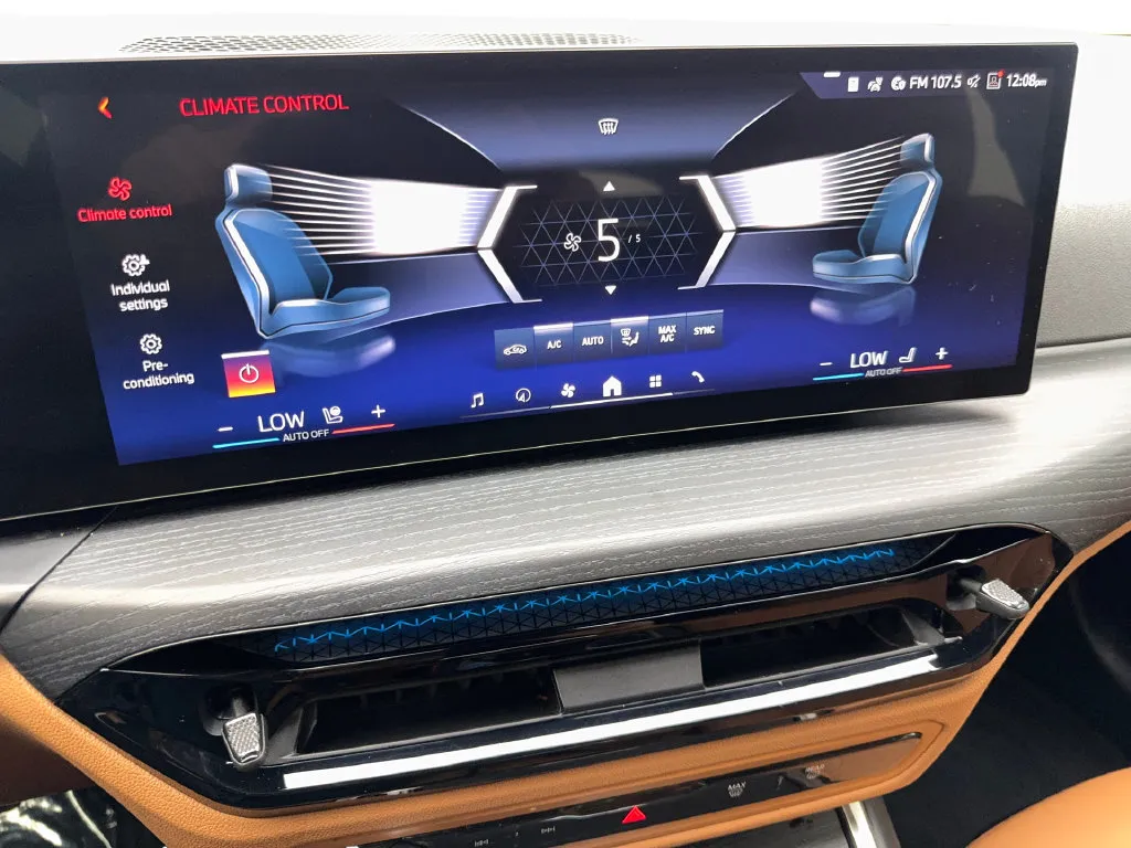 BMW i4 photo 65