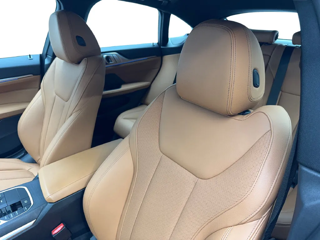 BMW i4 photo 29