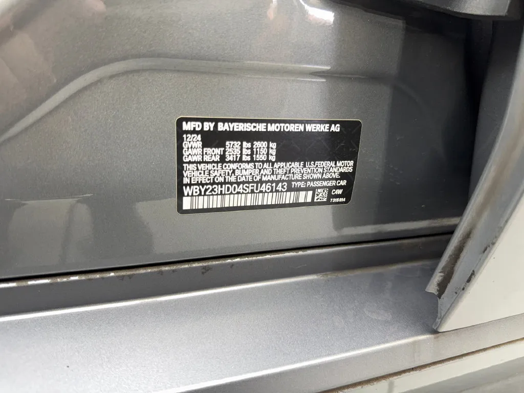 BMW i4 photo 84
