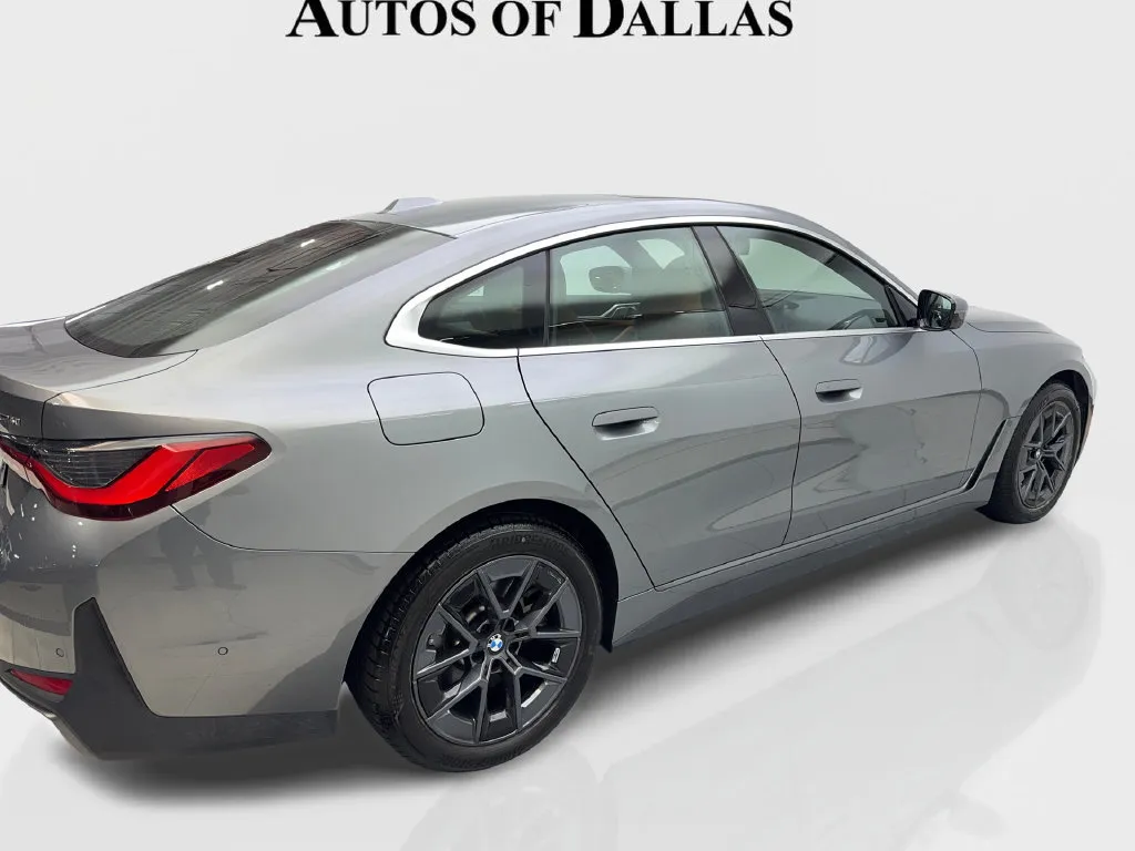 BMW i4 photo 15