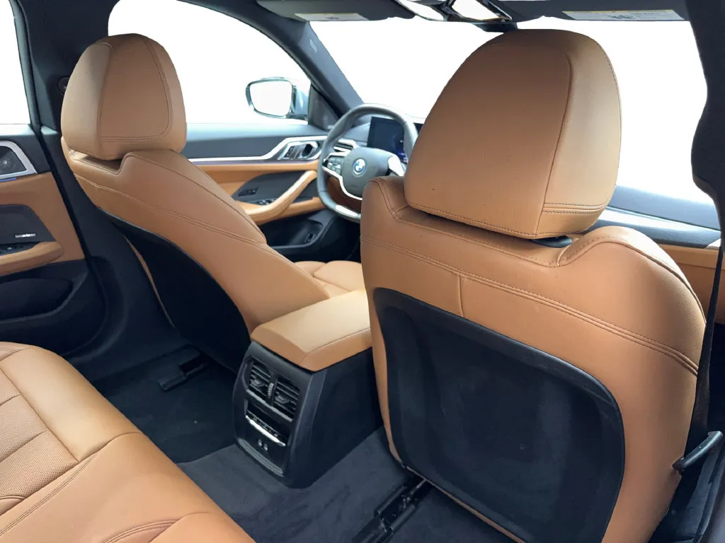 BMW i4 photo 43