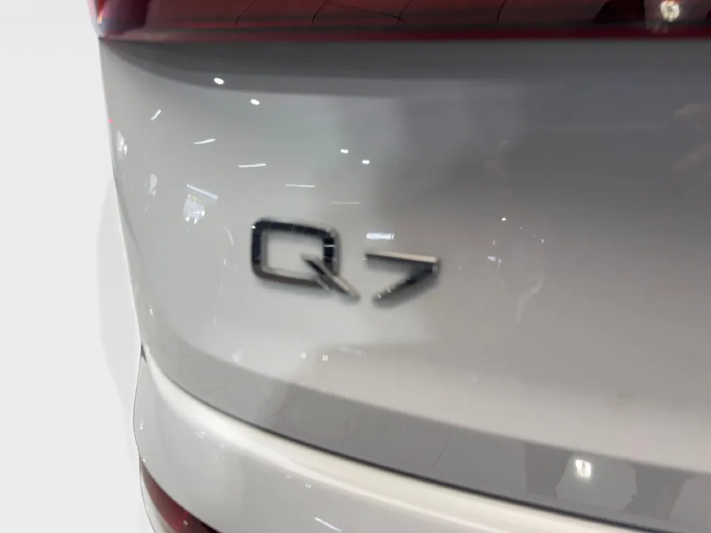 Audi Q7 photo 25
