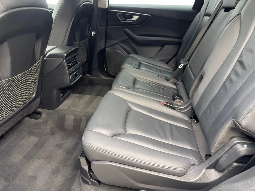 Audi Q7 photo 36