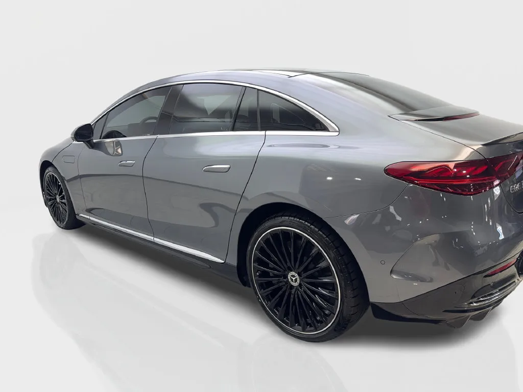 Mercedes-Benz EQE photo 16