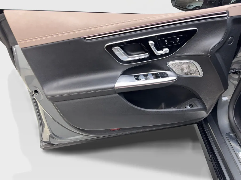 Mercedes-Benz EQE photo 32