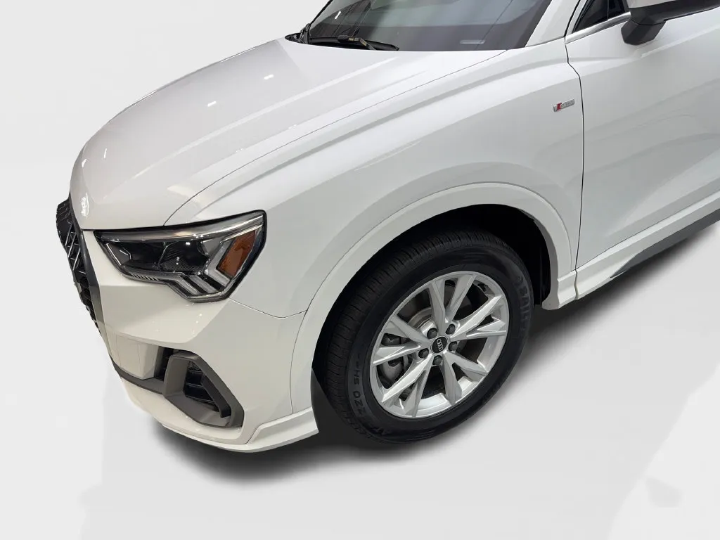 Audi Q3 photo 20