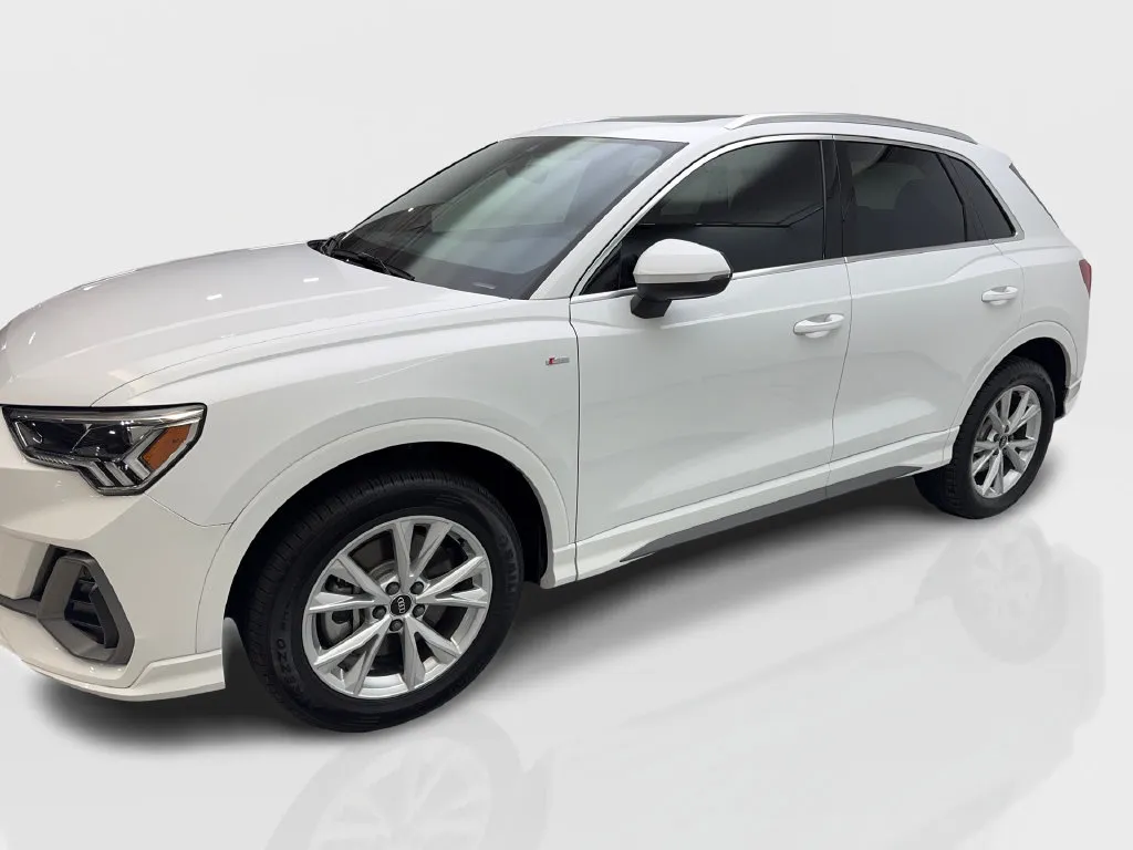 Audi Q3 photo 12