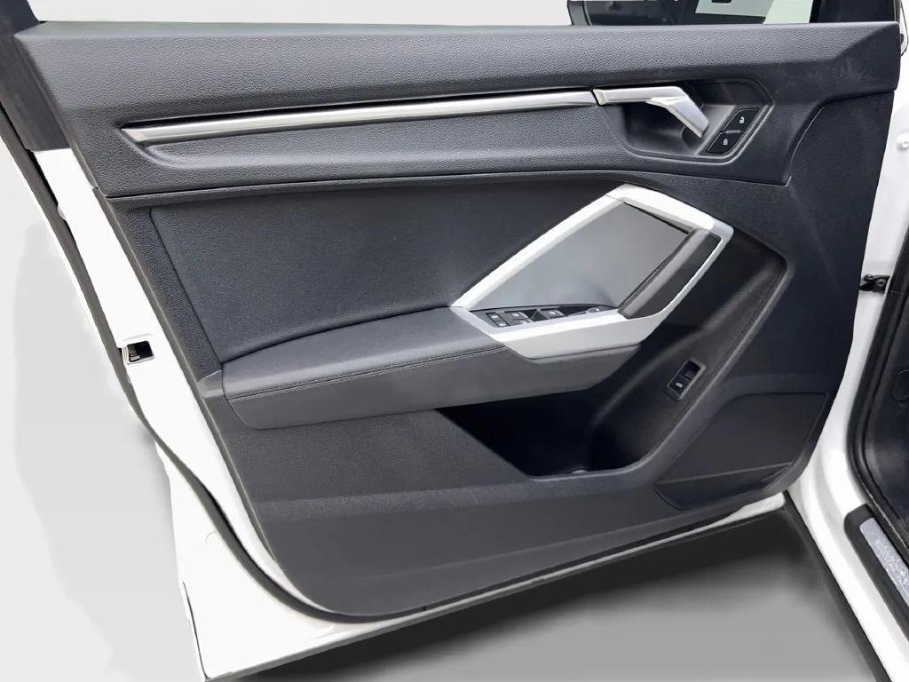 Audi Q3 photo 34