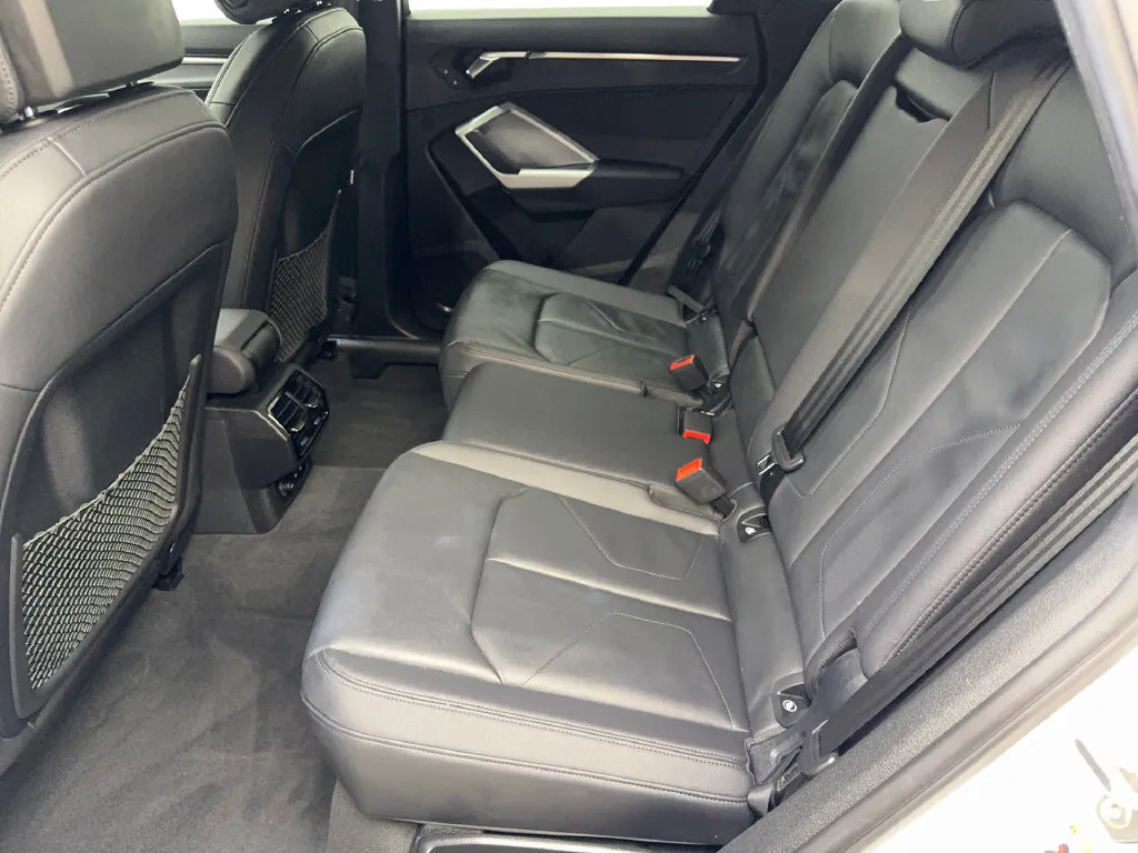 Audi Q3 photo 36