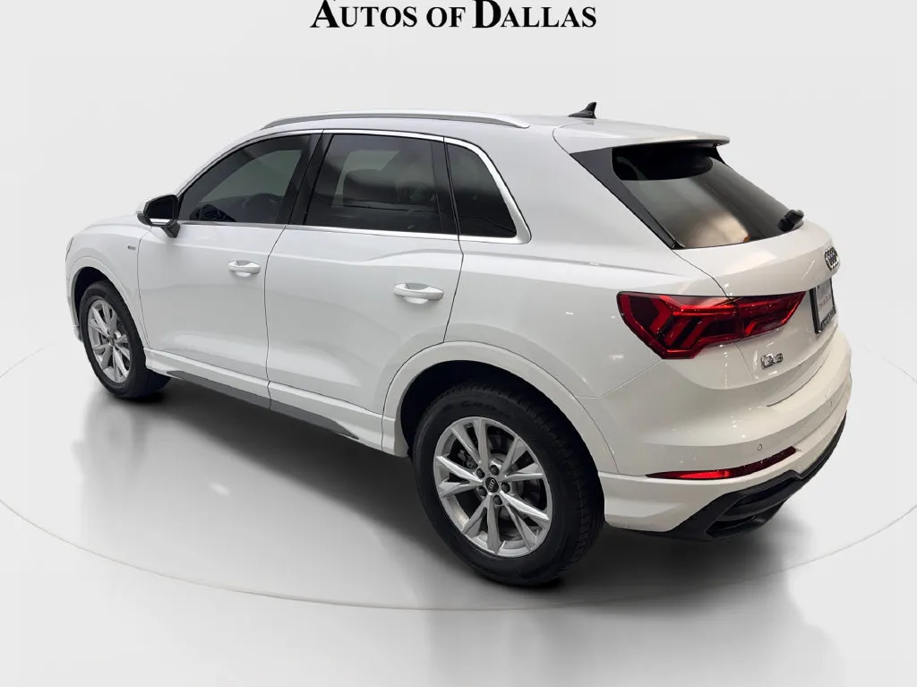Audi Q3 photo 10