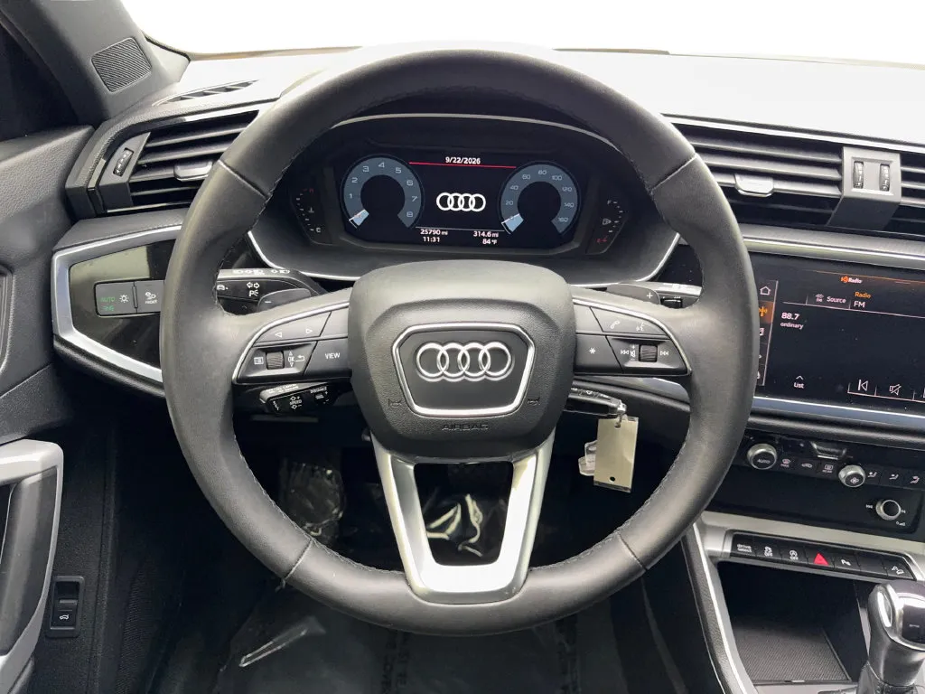 Audi Q3 photo 59