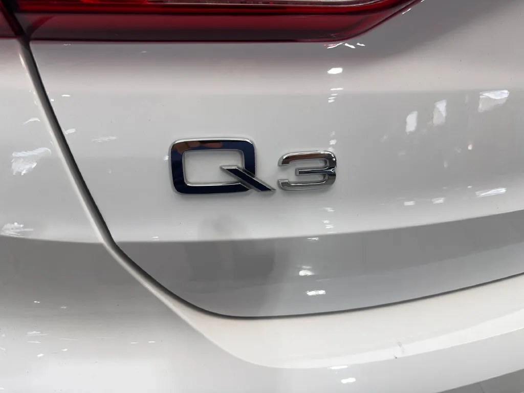Audi Q3 photo 25