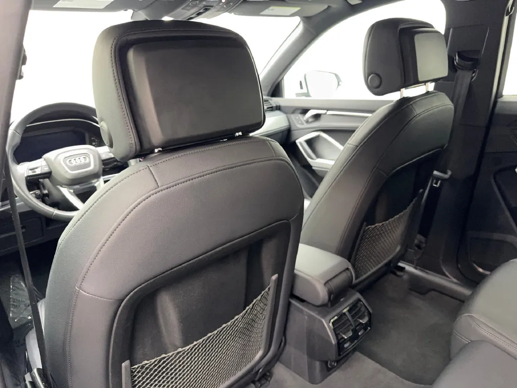 Audi Q3 photo 39