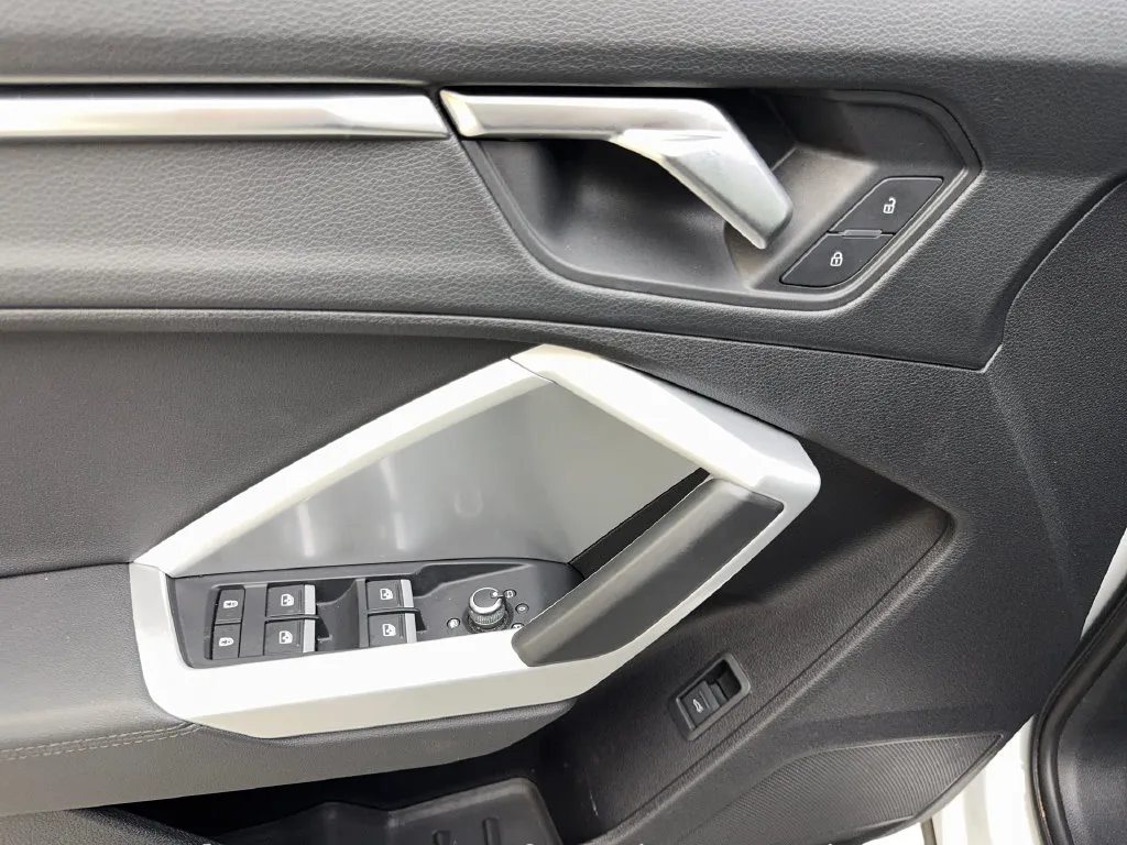 Audi Q3 photo 35