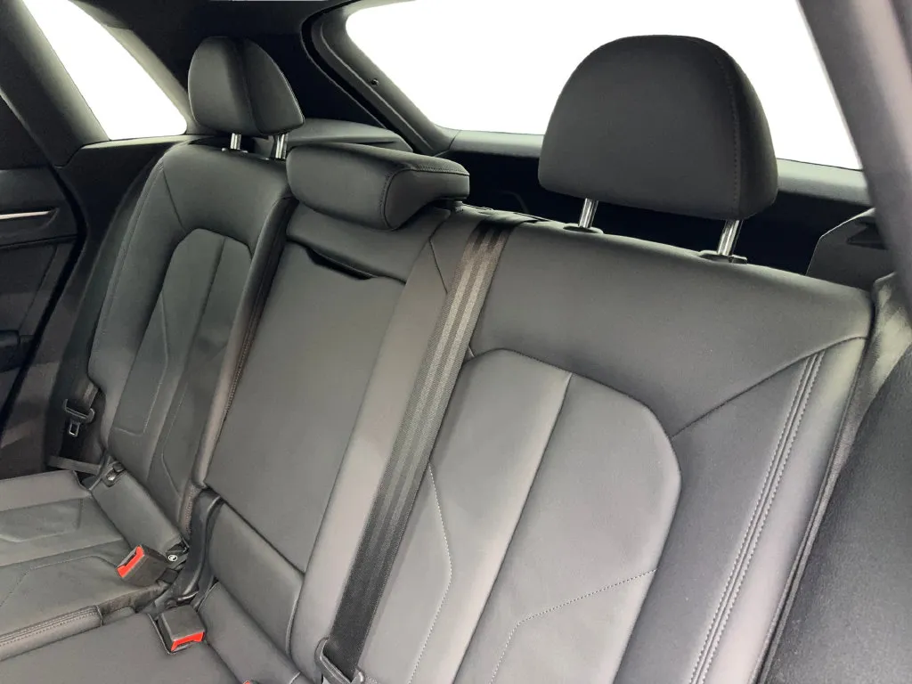 Audi Q3 photo 37