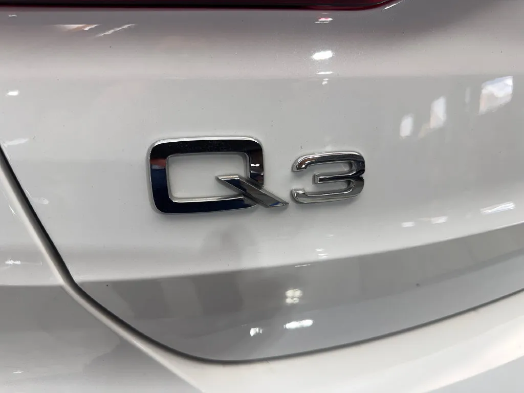 Audi Q3 photo 25