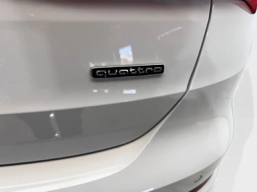 Audi Q3 photo 26