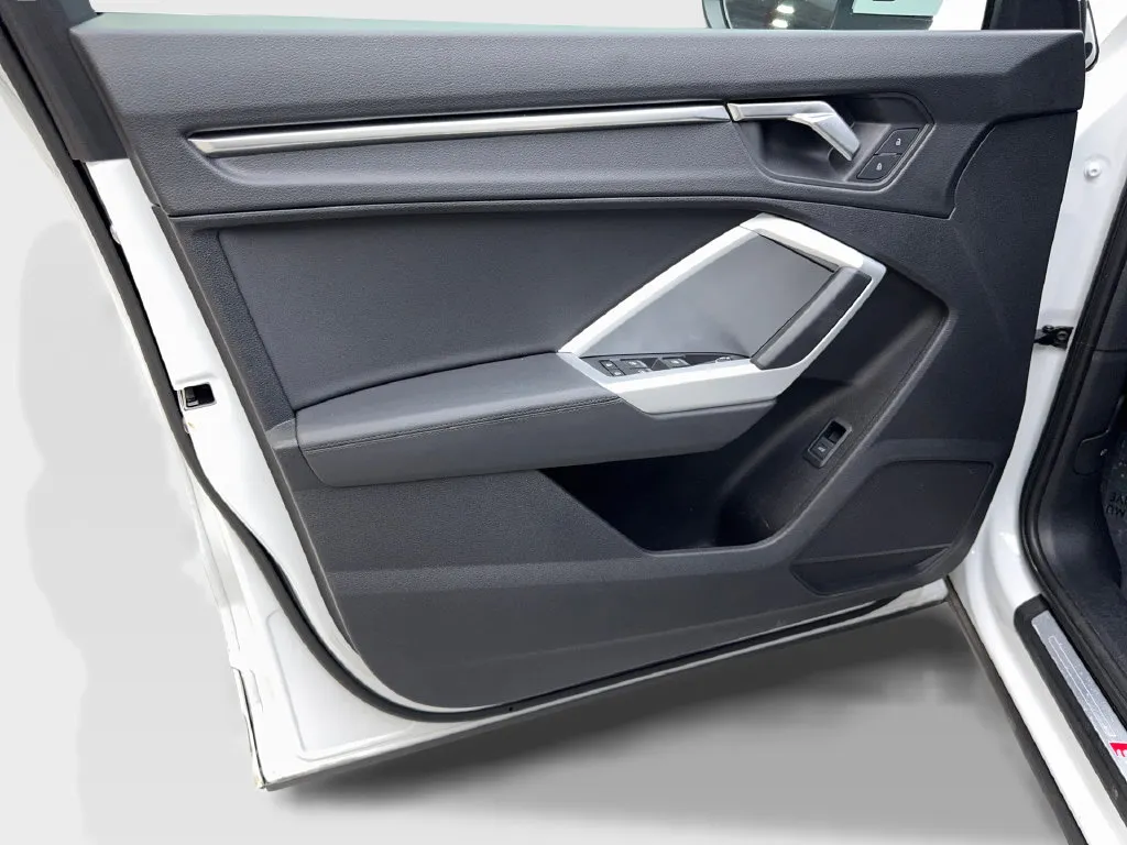 Audi Q3 photo 34