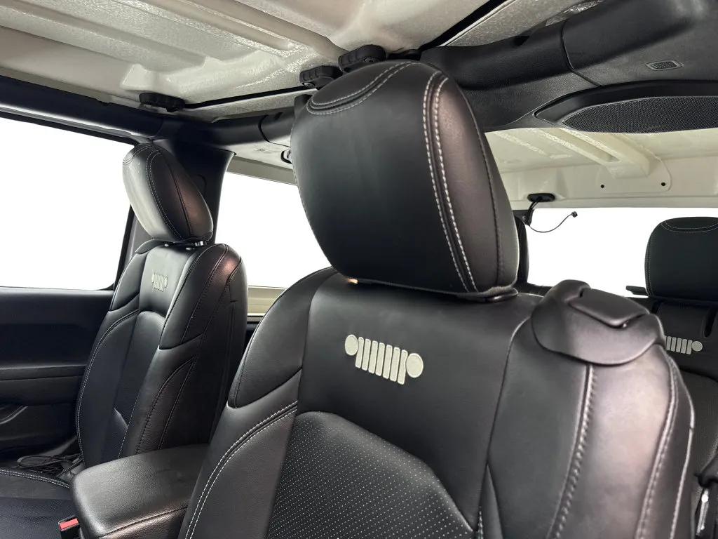 Jeep Wrangler photo 28
