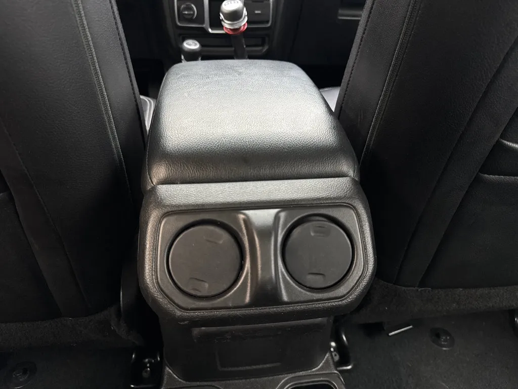 Jeep Wrangler photo 66