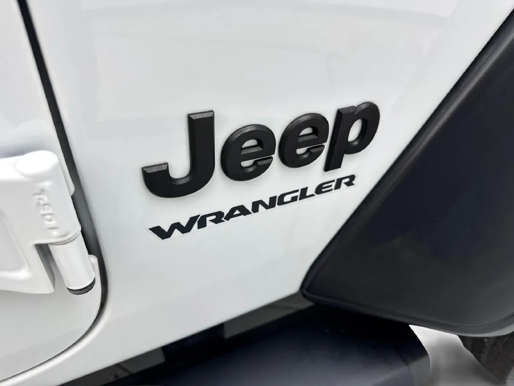 Jeep Wrangler photo 25