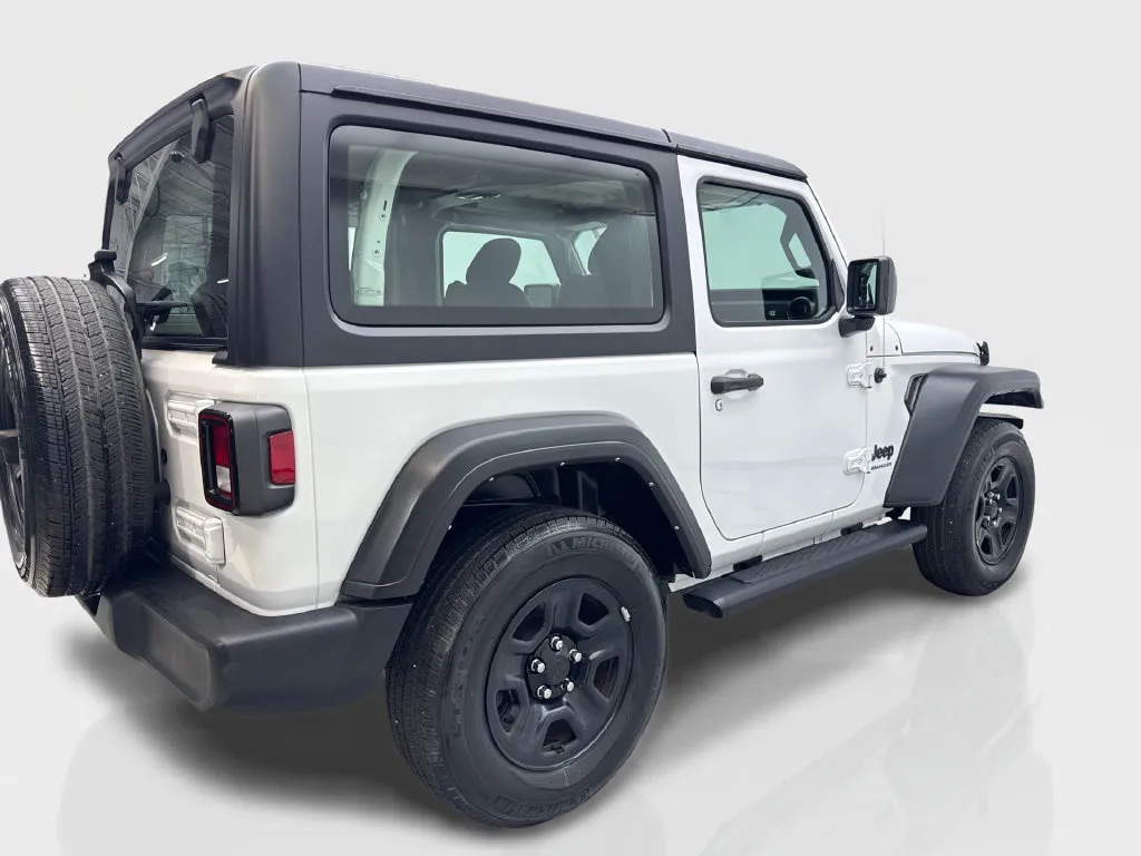 Jeep Wrangler photo 15