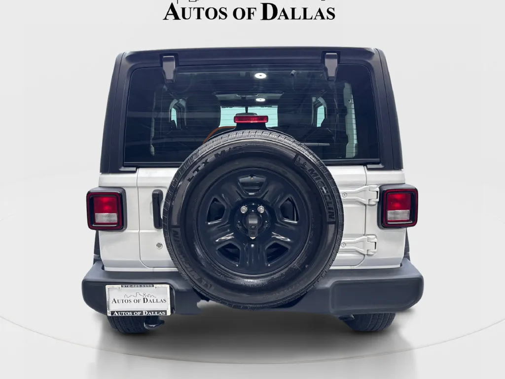 Jeep Wrangler photo 8