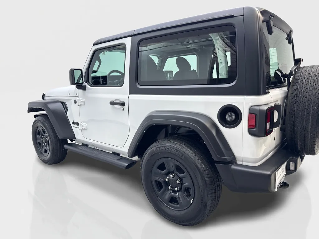 Jeep Wrangler photo 16