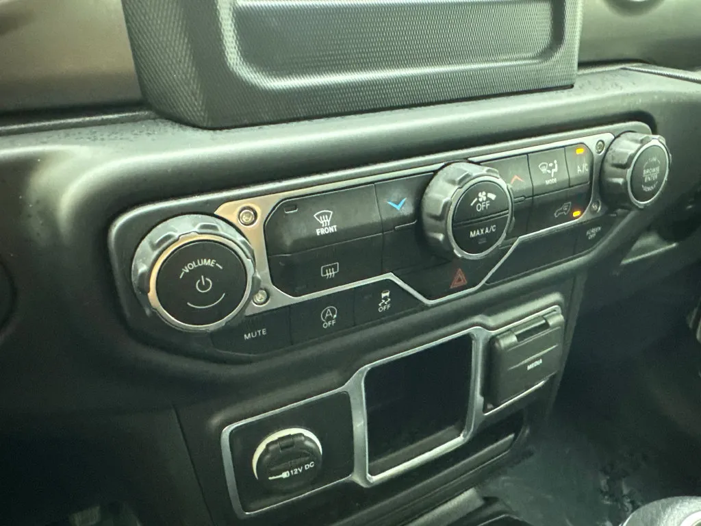 Jeep Wrangler photo 61
